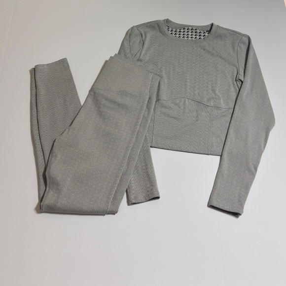 Vuori Pants - Vuori Grey Ribbed Activewear Set Long Sleeve Crop Top & Leggings Medium